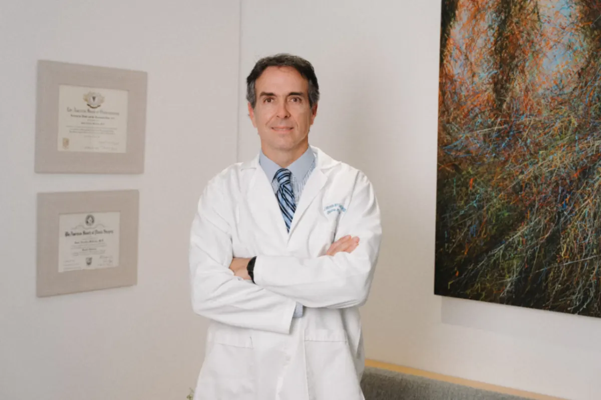 Dr. Nicolás McLean
